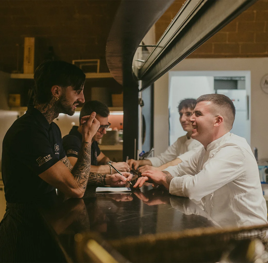 Lo staff di Molo73 ristorante di pesce a Empoli