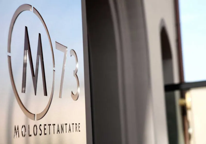 Ristorante di pesce Molo73 insegna