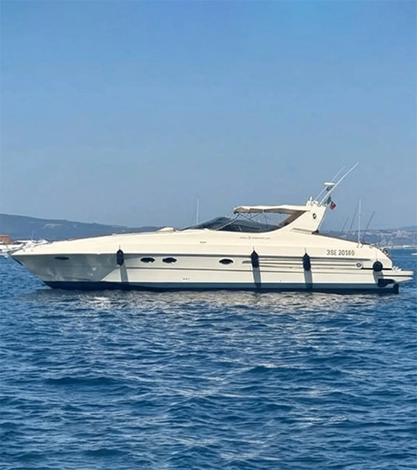 prenota charter experience in Toscana con molo73